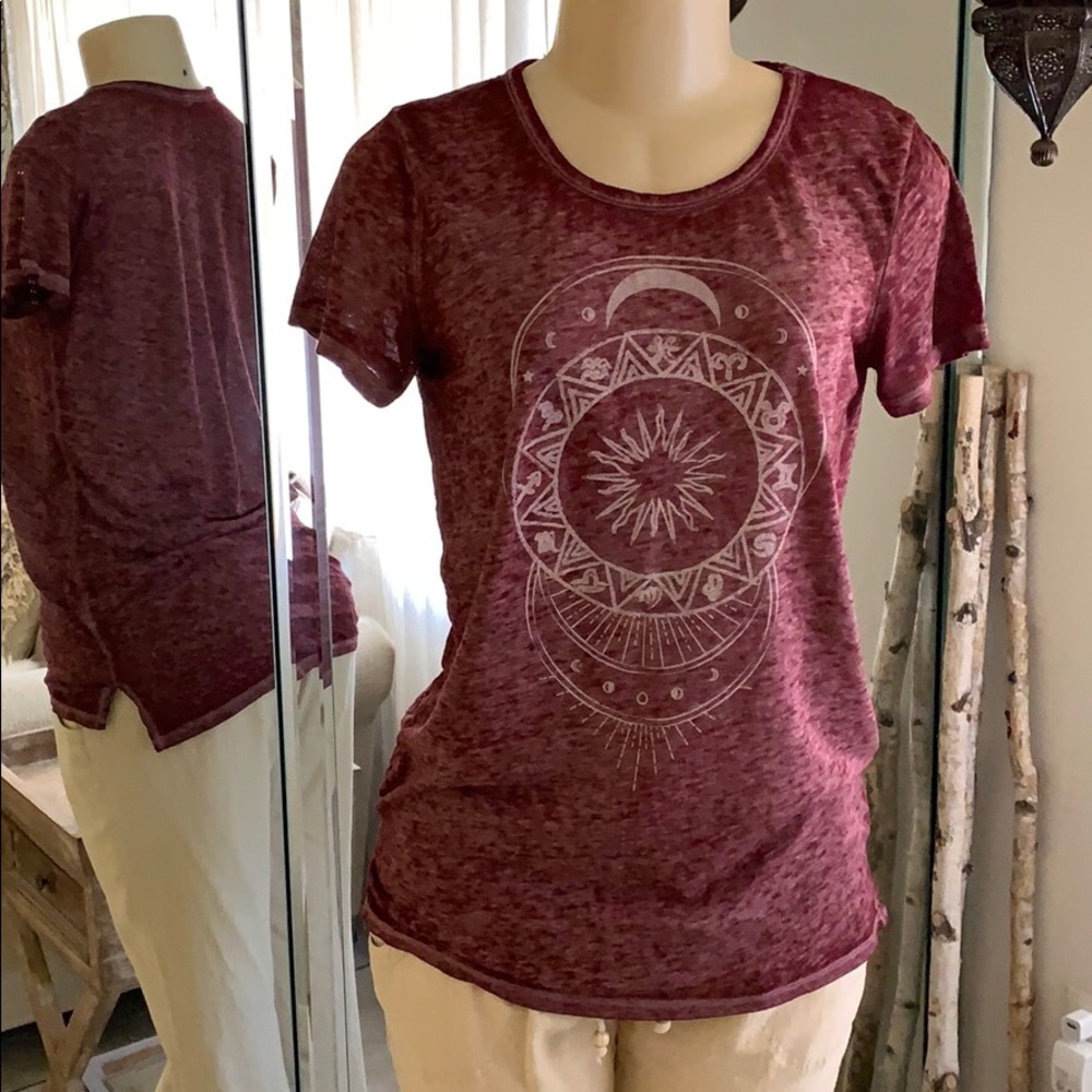 🎉LOL Vintage zodiac graphic Tee! 🌙🌞